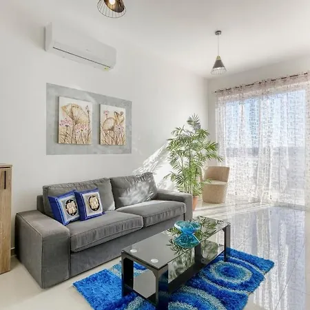 A 3br Sky Penthouse With Private Pool & Bbq By 360 Estates