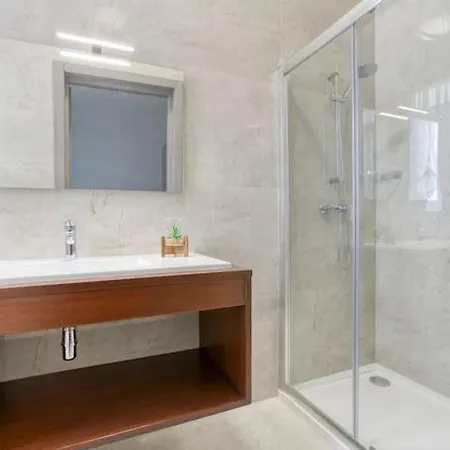 A 3br Sky Penthouse With Private Pool & Bbq By 360 Estates