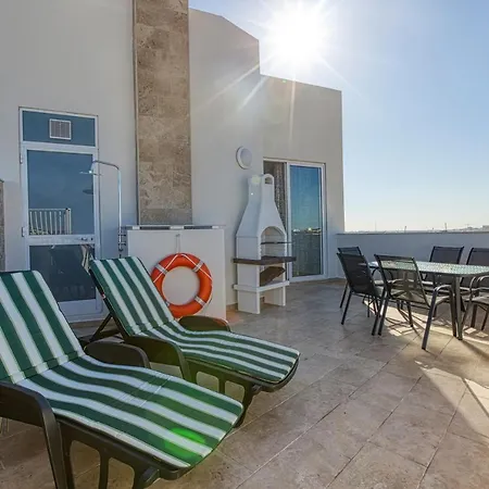 A 3br Sky Penthouse With Private Pool & Bbq By 360 Estates *