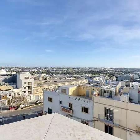 A 3br Sky Penthouse With Private Pool & Bbq By 360 Estates Hamrun