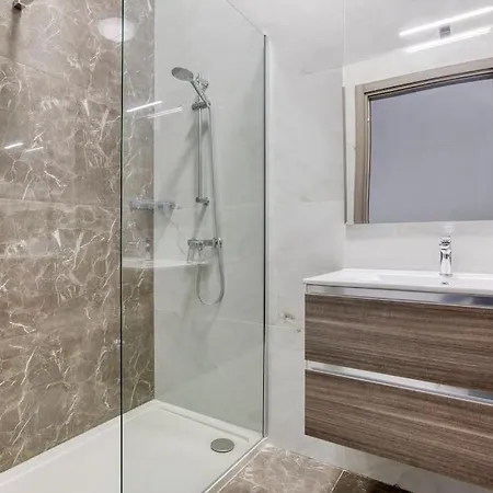 A 3br Sky Penthouse With Private Pool & Bbq By 360 Estates *