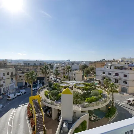 A 3br Sky Penthouse With Private Pool & Bbq By 360 Estates Hamrun